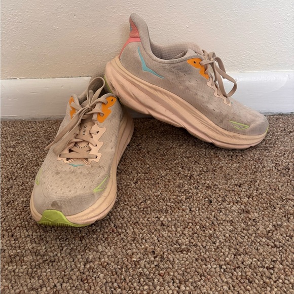 Hoka Shoes - HOKA Clifton 9- Vanilla Astral Colorway-7.5b